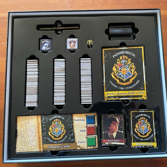 Hogwarts House Cup Challenge Harry Potter Adventure Board Game Hard to Find - Picture 2 of 9